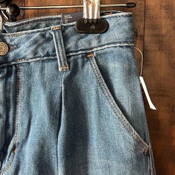 Gap Jeans - Picture 2 of 4